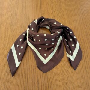 Foulard carré satin 90x90cm - motif à pois marron écru